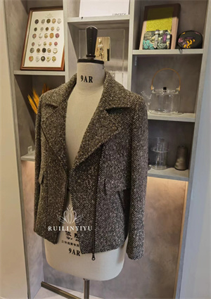 ���׶���