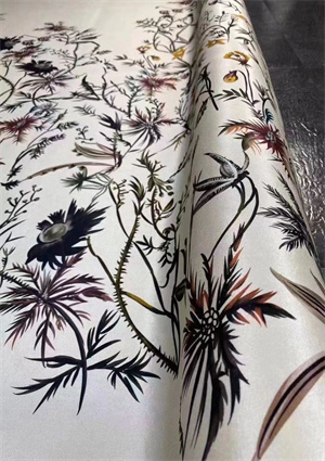 ���϶���